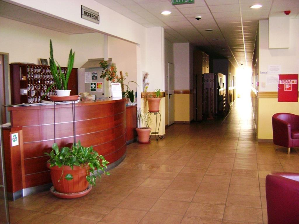 Karoly Robert Diakhotel Gyöngyös Exterior foto